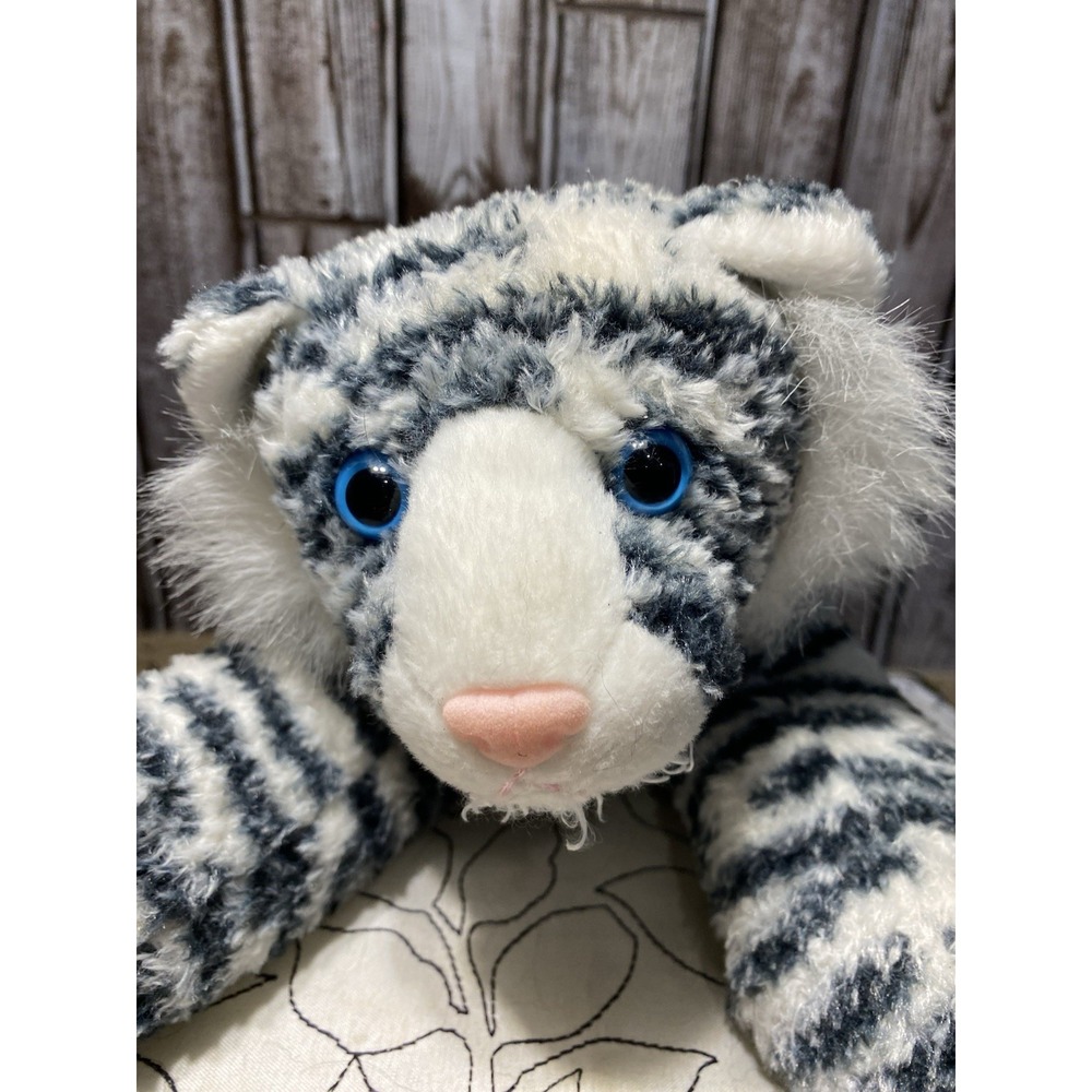 Busch Gardens White Tiger Plush 15" Stuffed Animal Aurora Blue Eyes Laying Gift - Picture 8 of 9